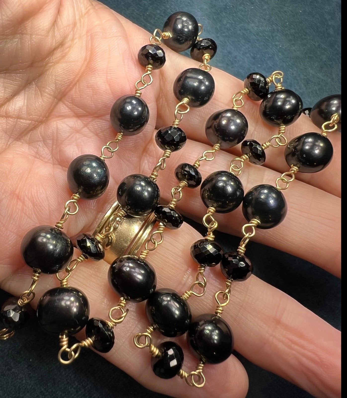 14k Gold Black Pearl + Onyx Station Chain Necklace. 26g
