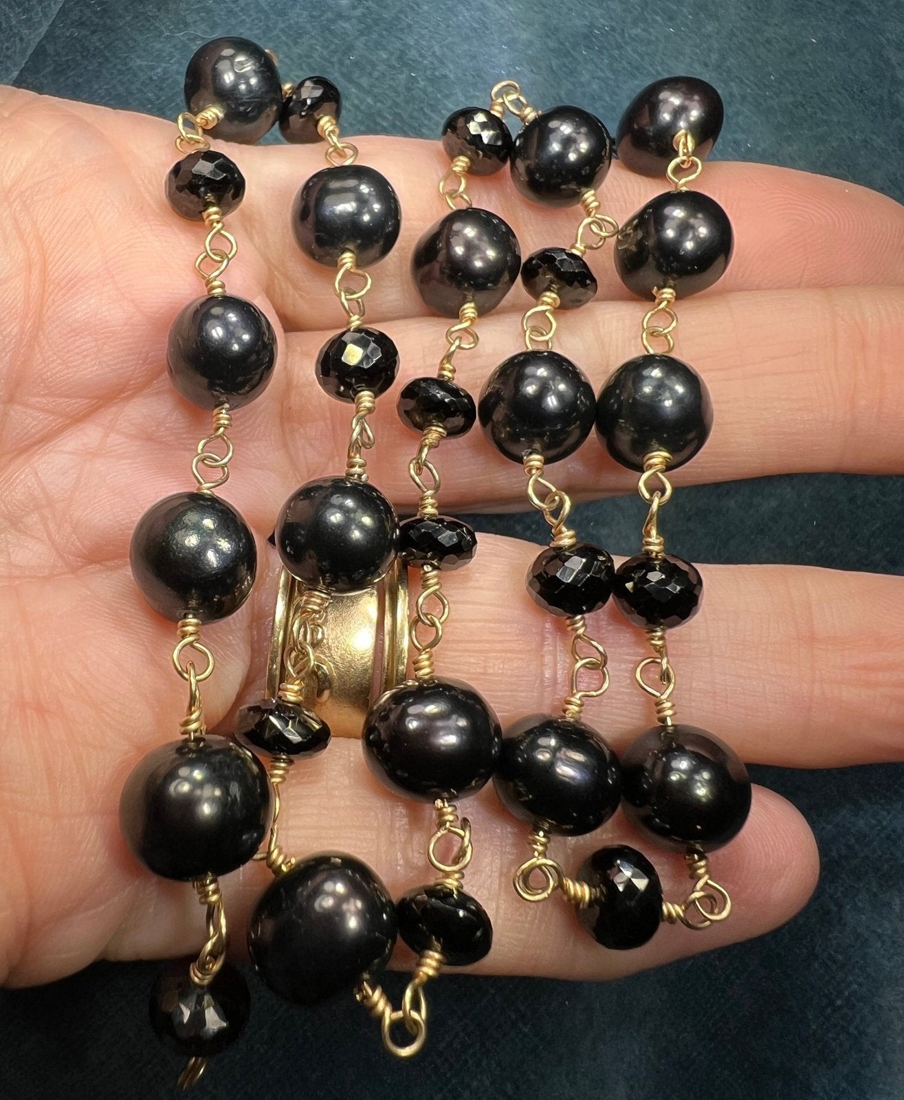 14k Gold Black Pearl + Onyx Station Chain Necklace. 26g
