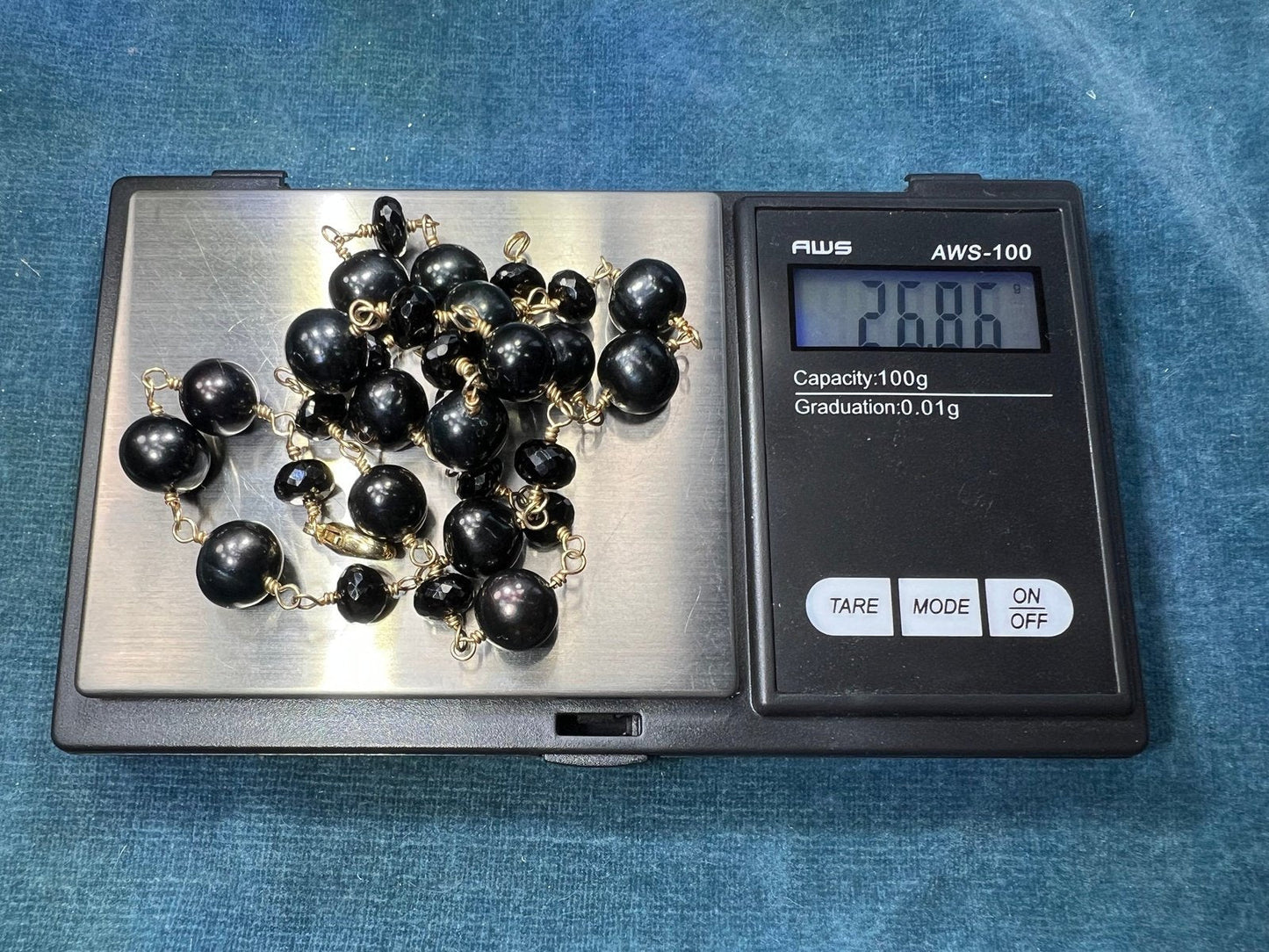 14k Gold Black Pearl + Onyx Station Chain Necklace. 26g