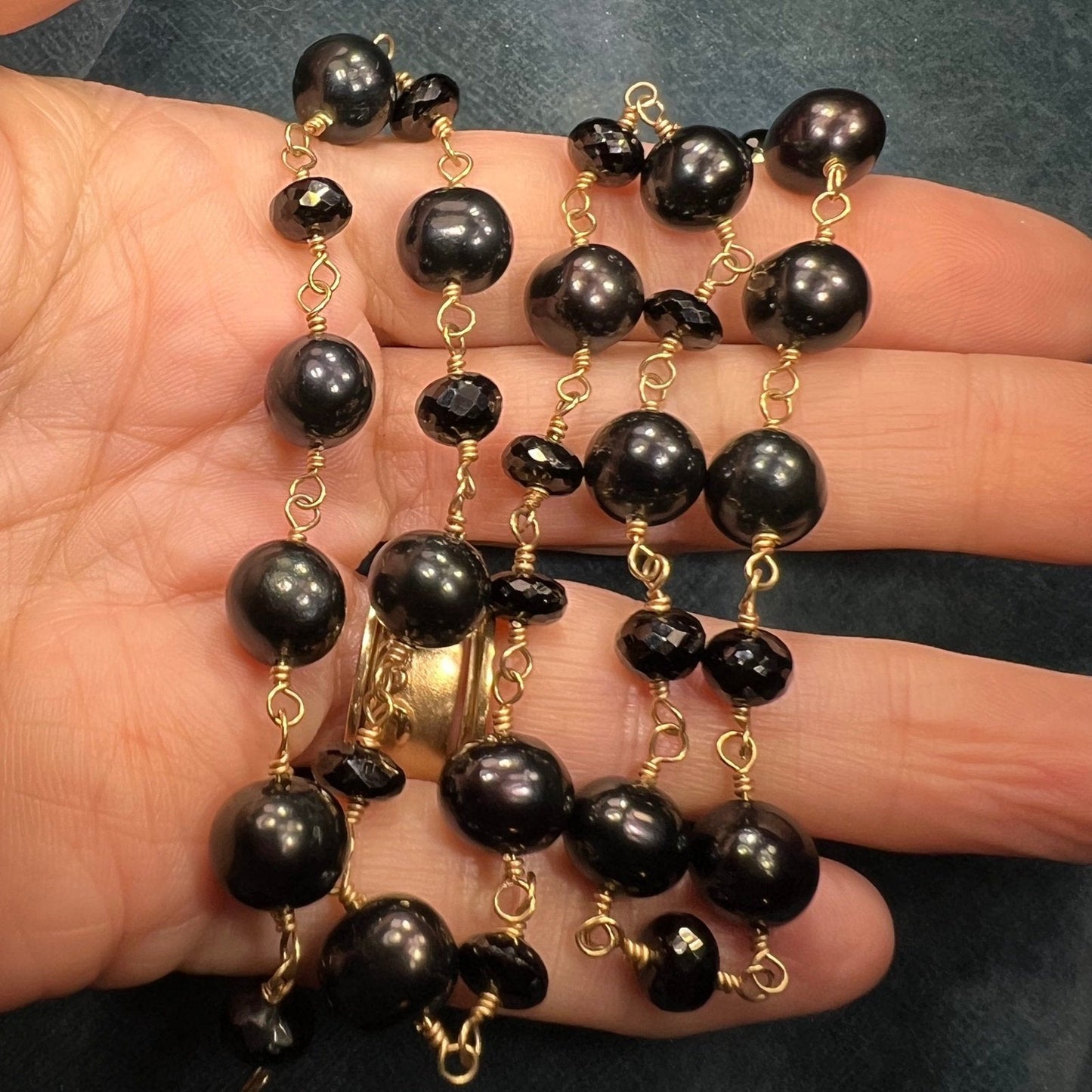 14k Gold Black Pearl + Onyx Station Chain Necklace. 26g
