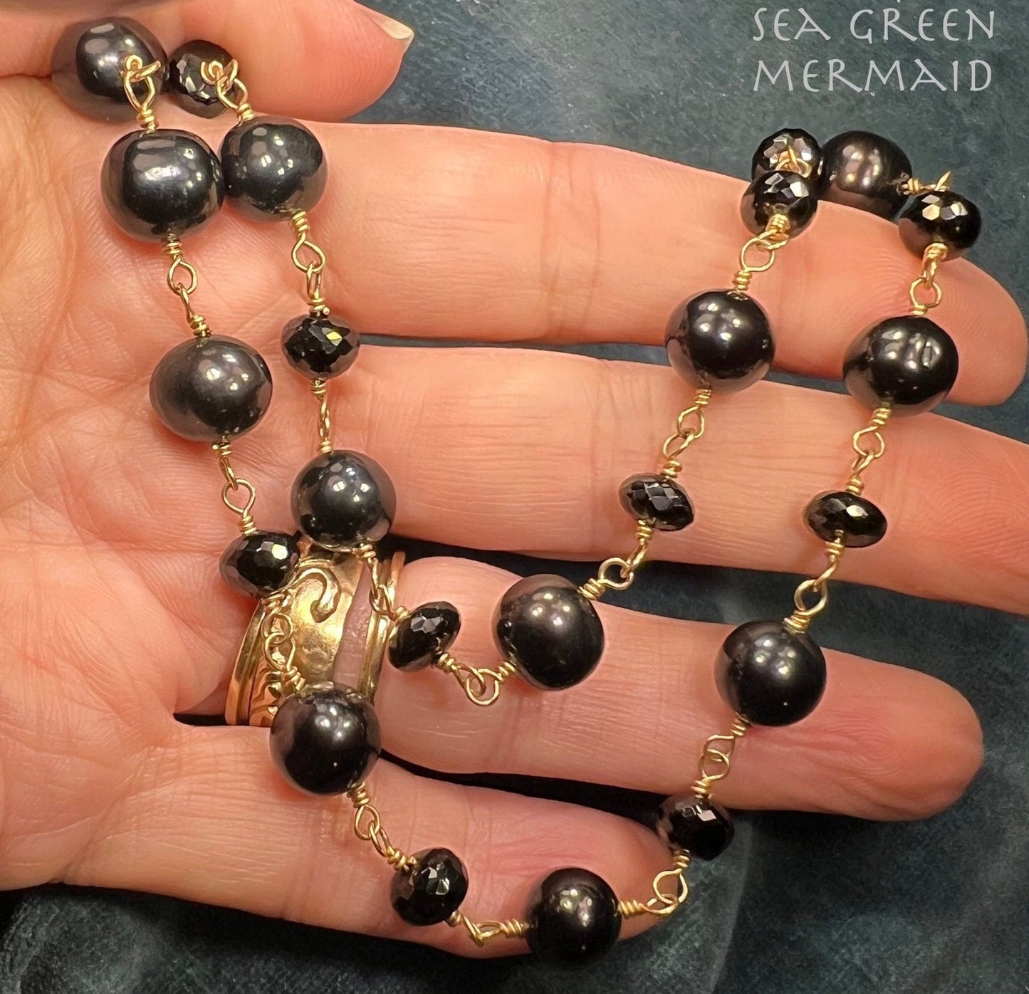 14k Gold Black Pearl + Onyx Station Chain Necklace. 26g