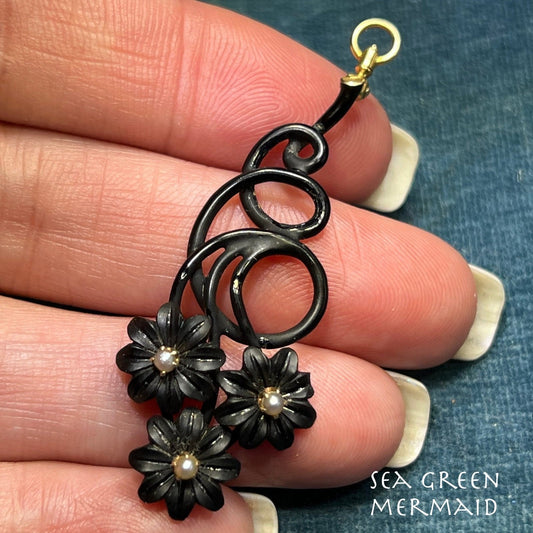 14k Gold Carved Black Onyx Forget-Me-Not Flower Mourning Pendant w Pearls