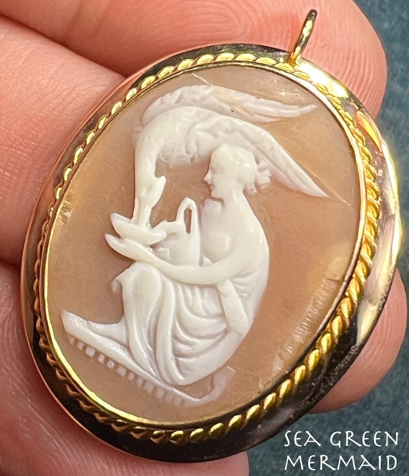14k Gold Mythology Cameo Hebe Feeding Bird 1.3"