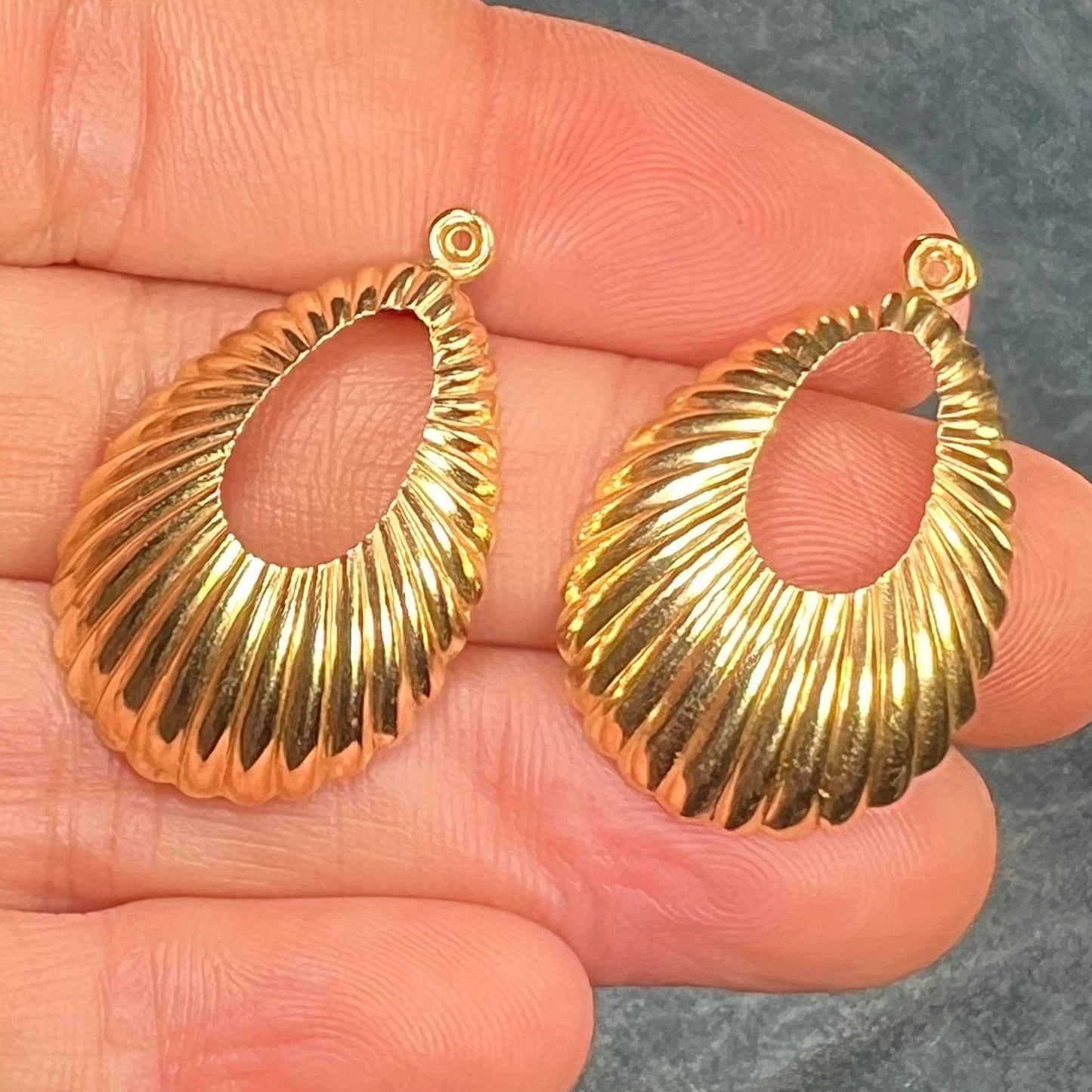 14k Gold Ribbed Shrimp Shell Earring Jacket Enhancers. 1.2" Teardrops