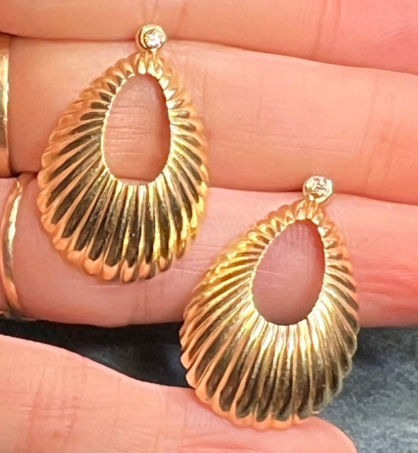 14k Gold Ribbed Shrimp Shell Earring Jacket Enhancers. 1.2" Teardrops