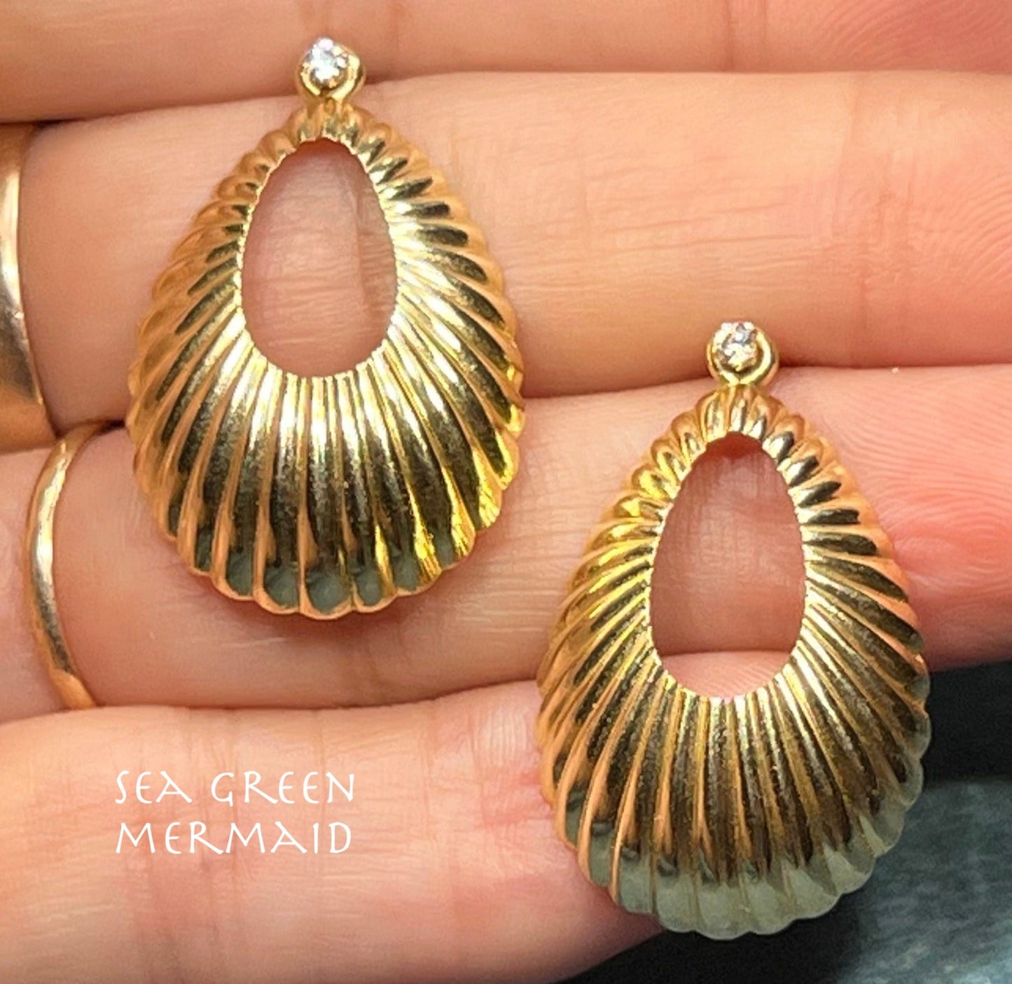 14k Gold Ribbed Shrimp Shell Earring Jacket Enhancers. 1.2" Teardrops