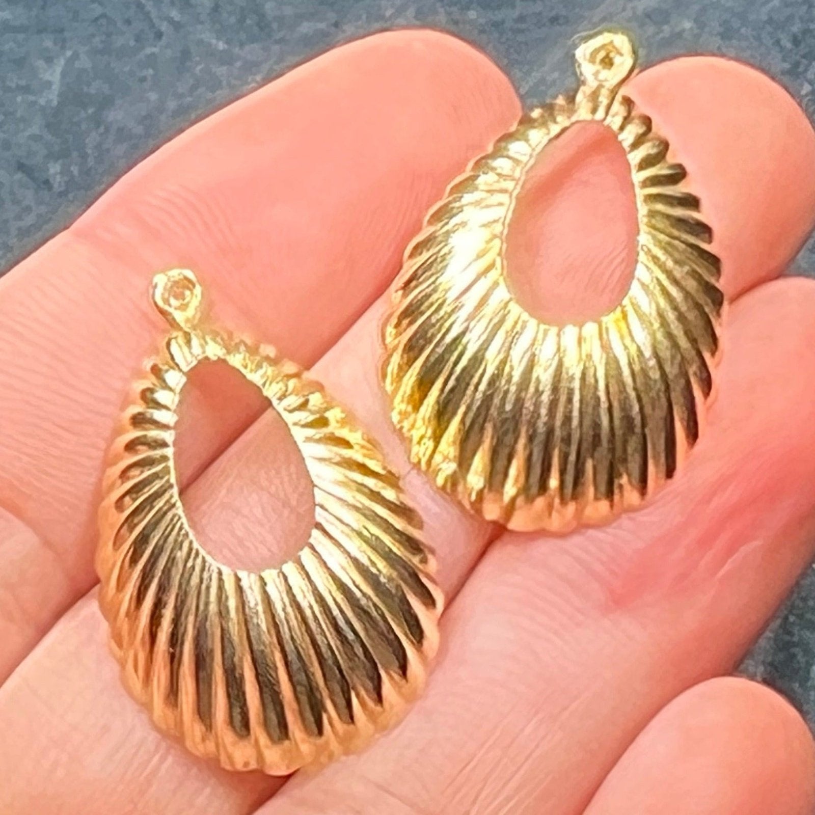 14k Gold Ribbed Shrimp Shell Earring Jacket Enhancers. 1.2" Teardrops