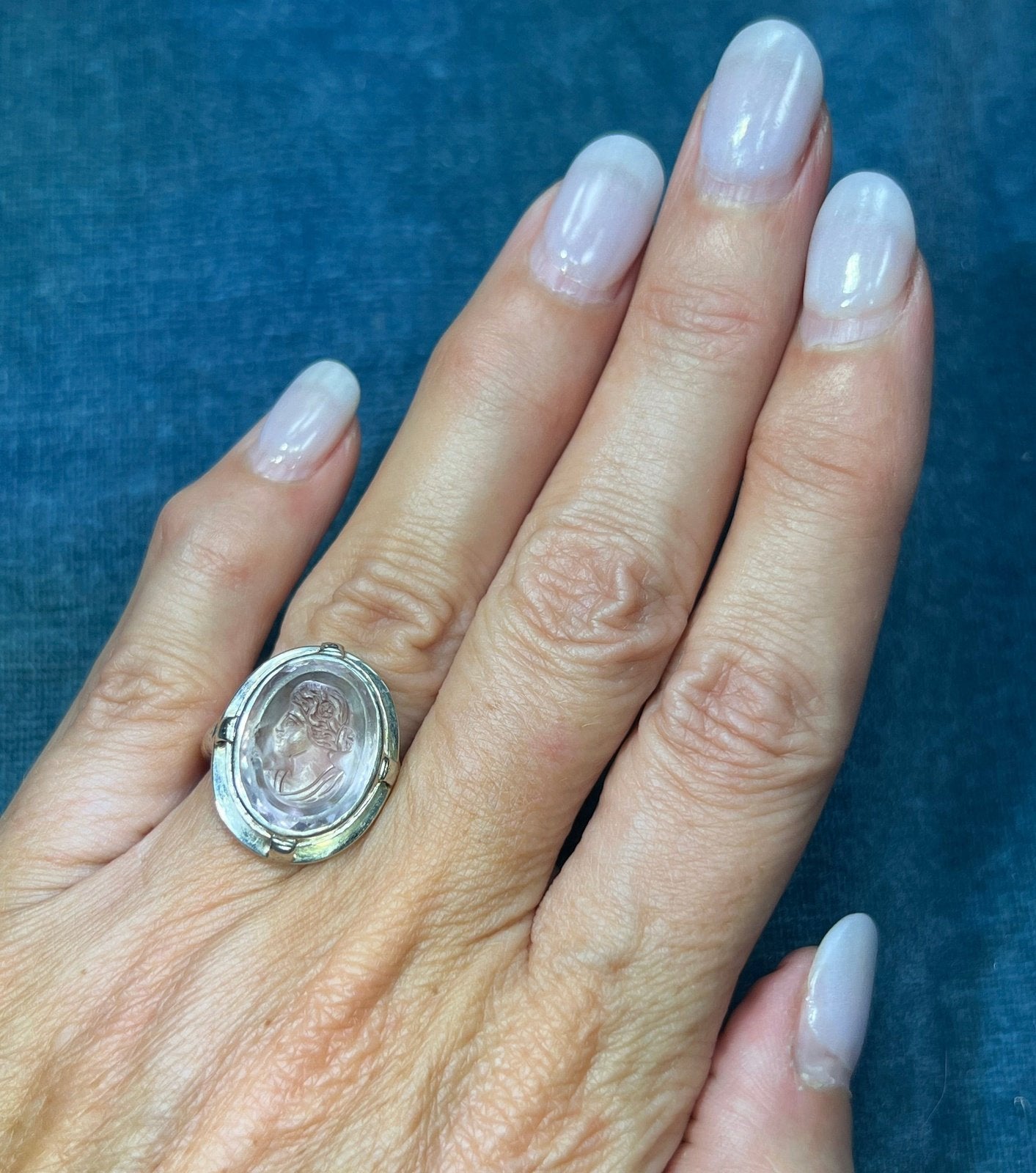 14k White Gold Lavender Amethyst Cameo Ring. Antique