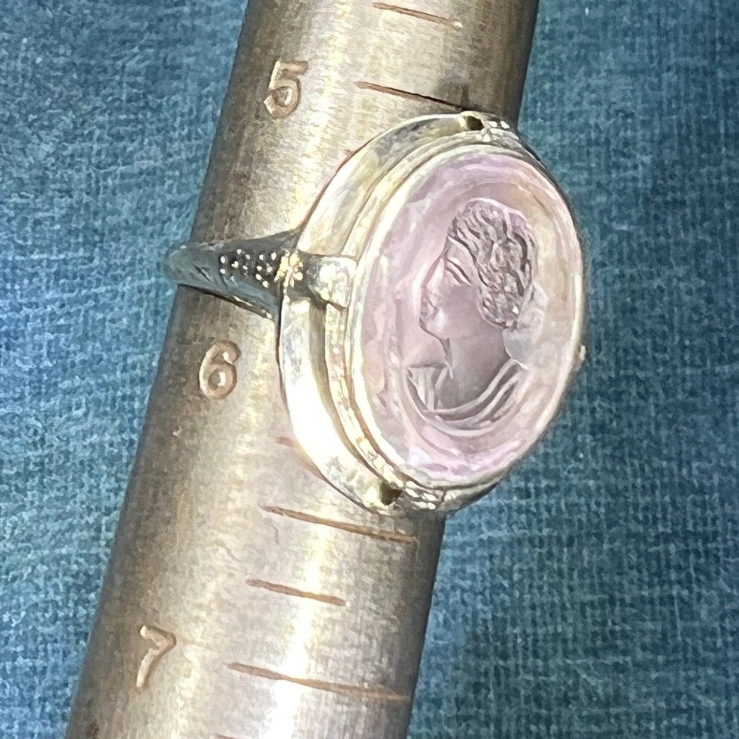 14k White Gold Lavender Amethyst Cameo Ring. Antique