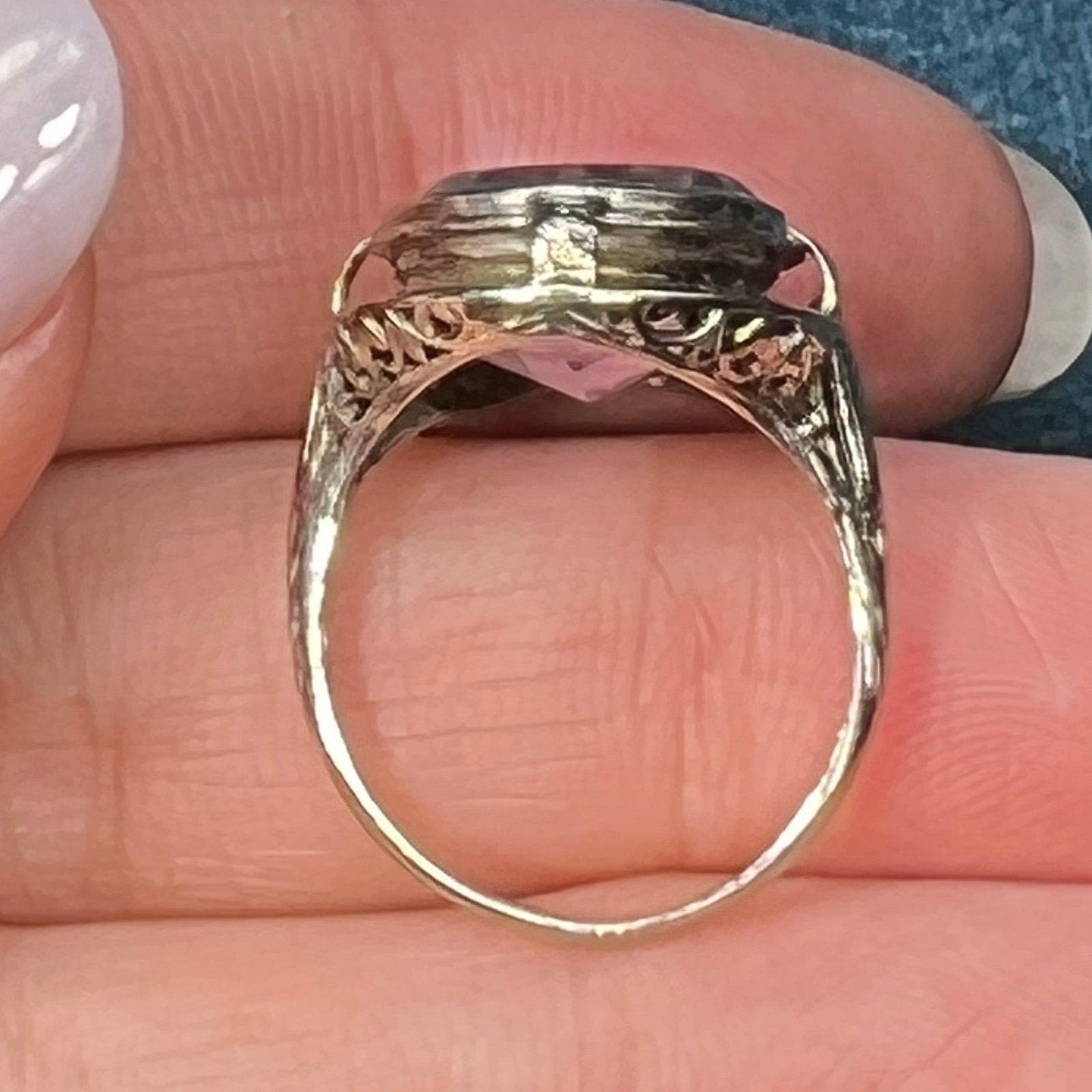 14k White Gold Lavender Amethyst Cameo Ring. Antique