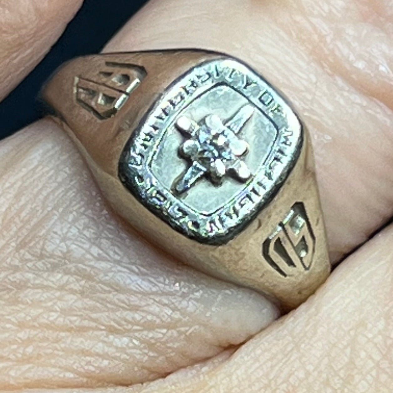 U of m class ring cheap