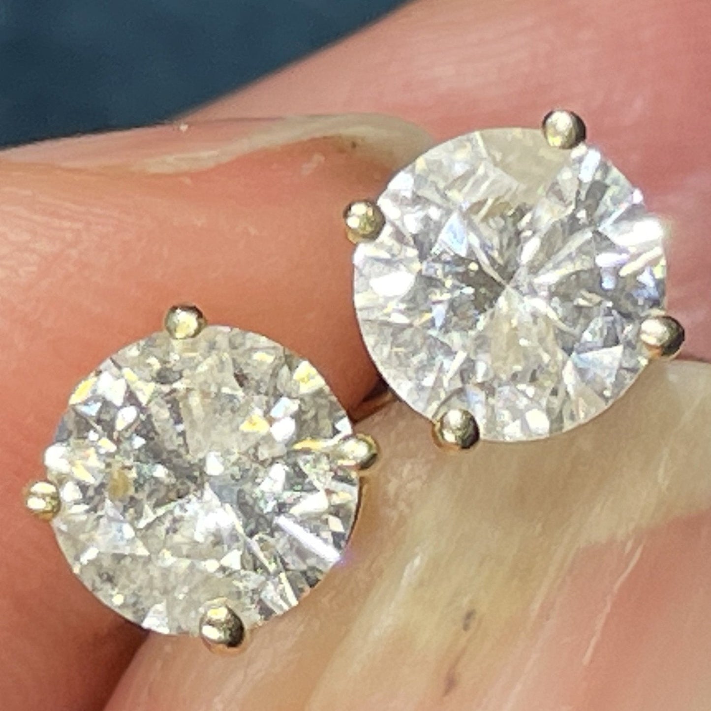 14k Yellow Gold 2.0 TCW Diamond Stud Earrings. Safety Backs