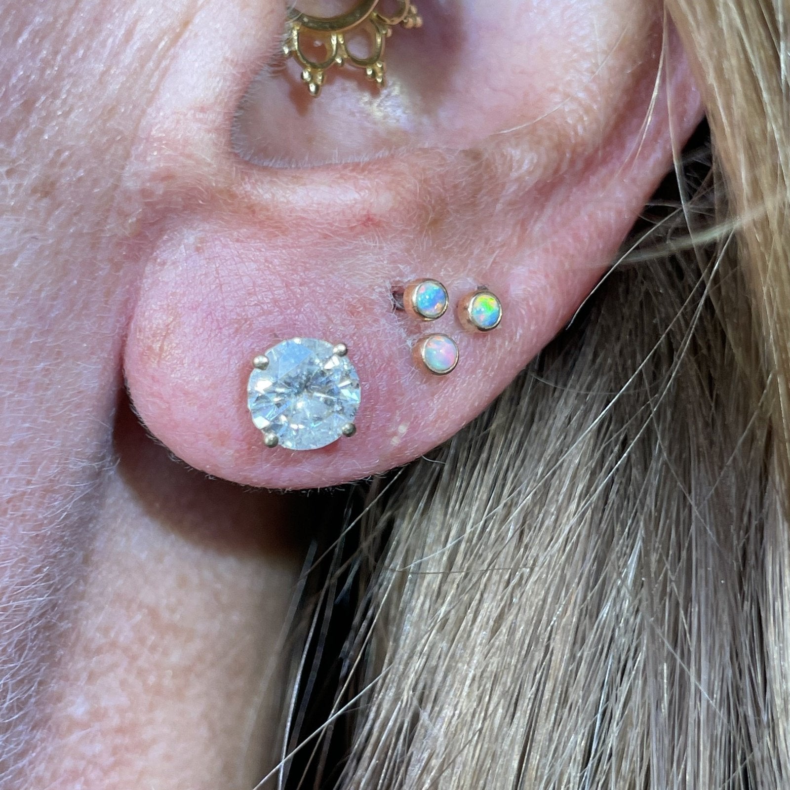 14k Yellow Gold 2.0 TCW Diamond Stud Earrings. Safety Backs