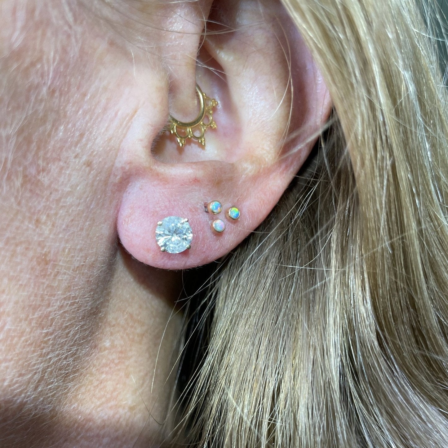 14k Yellow Gold 2.0 TCW Diamond Stud Earrings. Safety Backs
