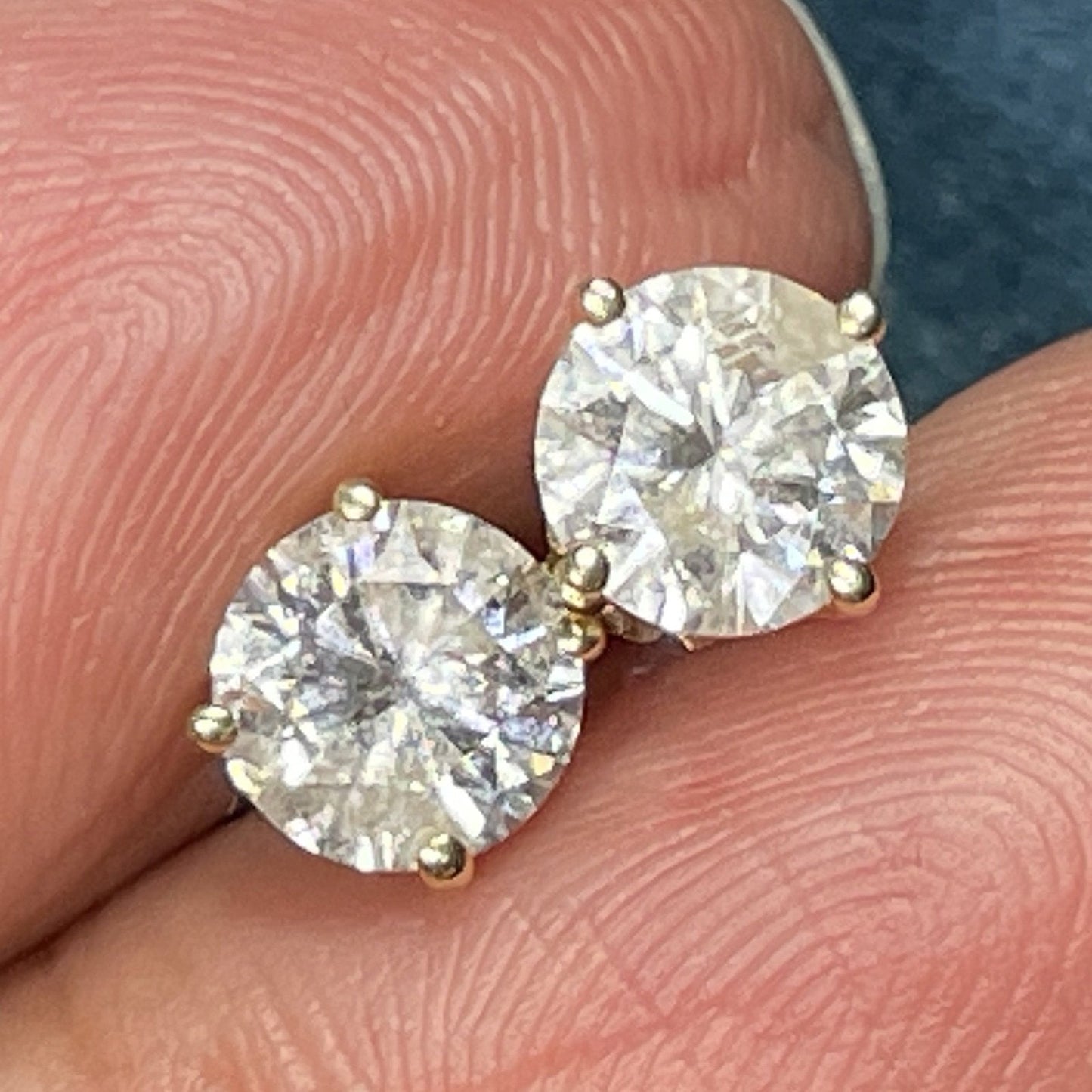 14k Yellow Gold 2.0 TCW Diamond Stud Earrings. Safety Backs