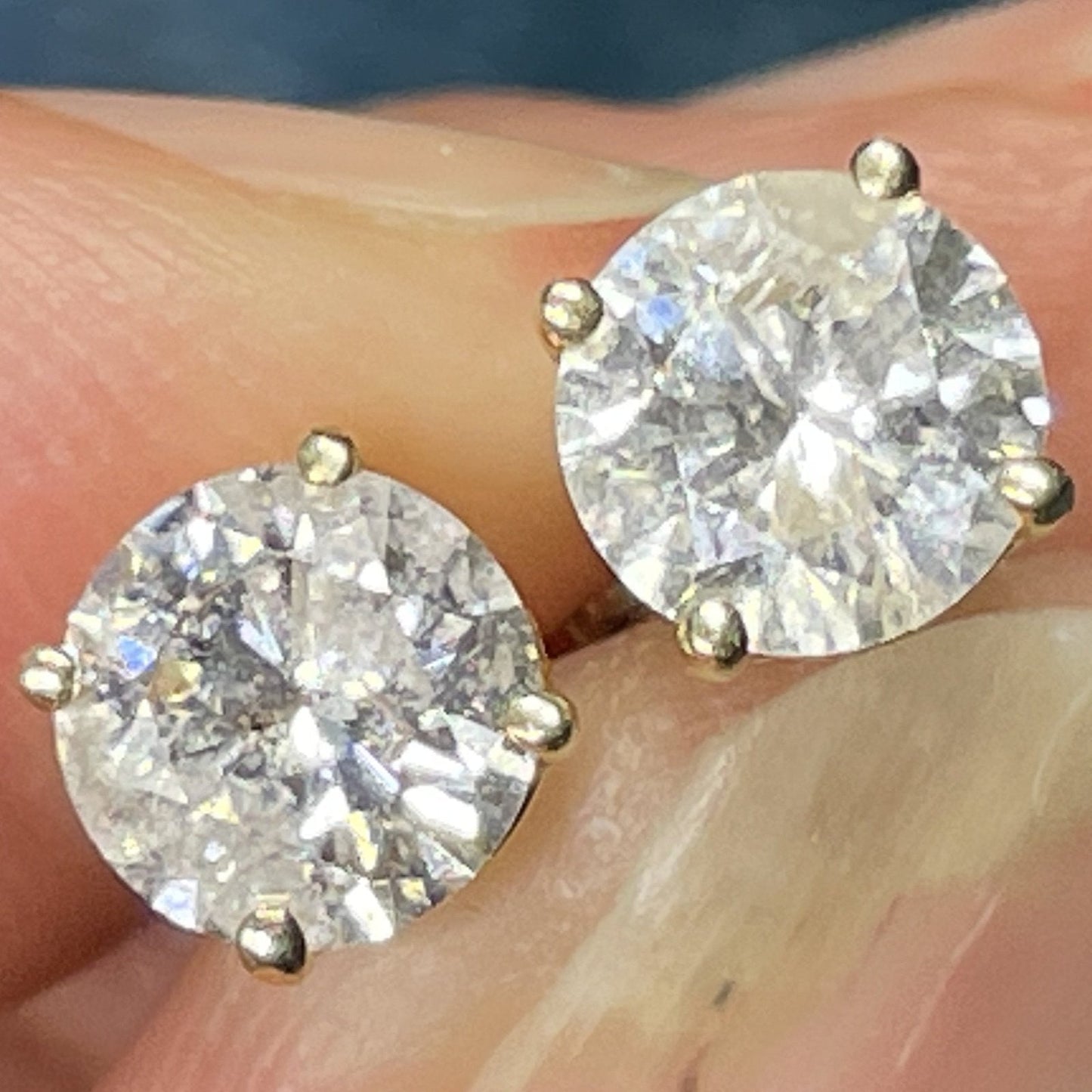 14k Yellow Gold 2.0 TCW Diamond Stud Earrings. Safety Backs
