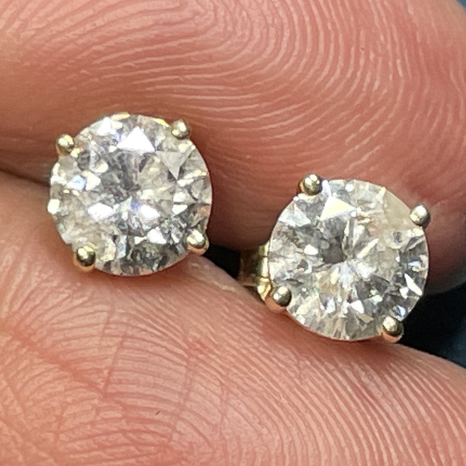 14k Yellow Gold 2.0 TCW Diamond Stud Earrings. Safety Backs