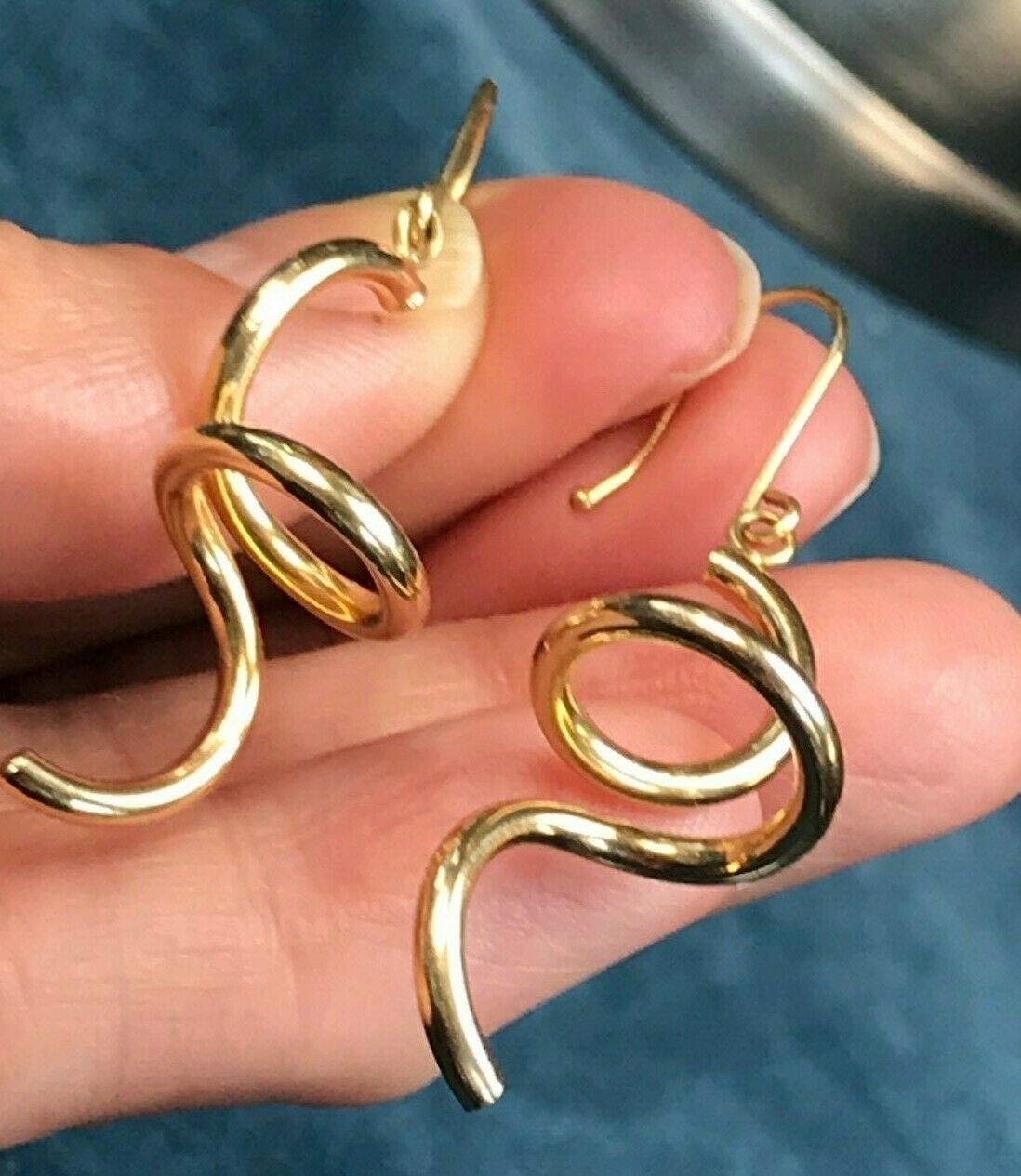 14k Yellow Gold 3-D Artistic Spiral Snake Dangly Earrings. Large 1.8" -K7L9J