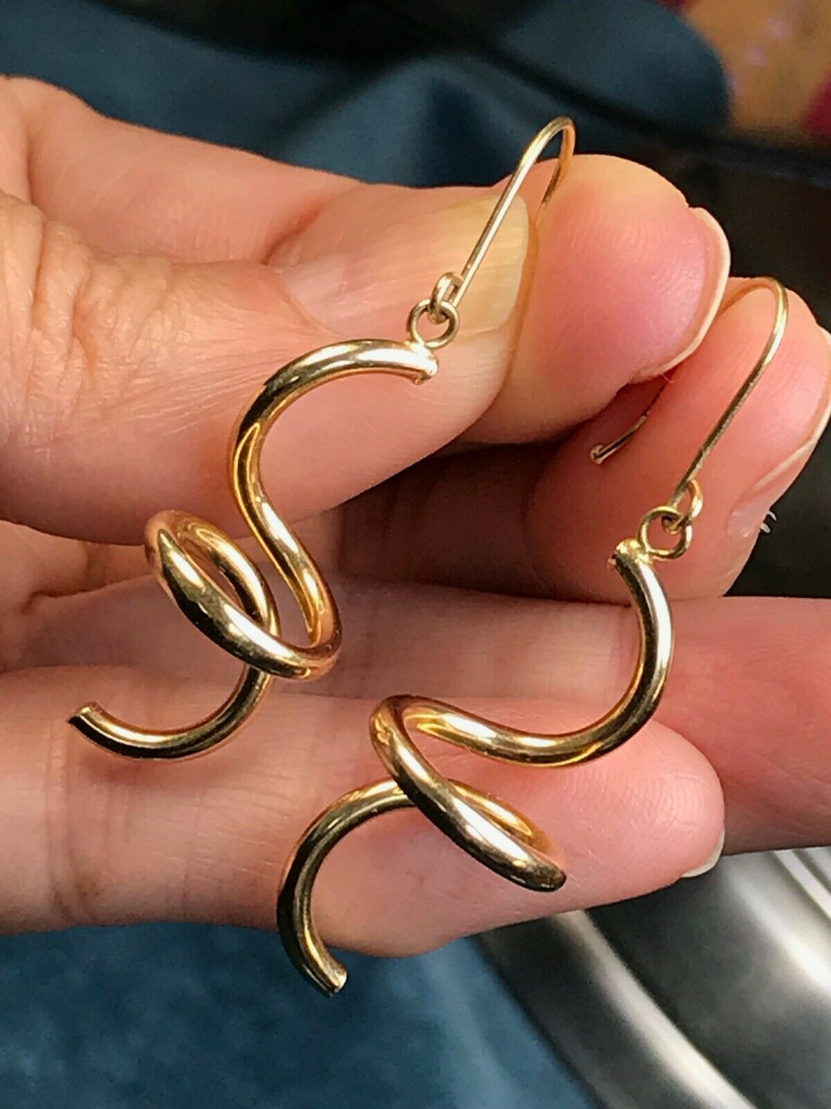 14k Yellow Gold 3-D Artistic Spiral Snake Dangly Earrings. Large 1.8" -K7L9J