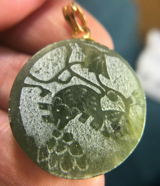 14k Yellow Gold Carved Jade Disk Pendant w a Possum & Fruit