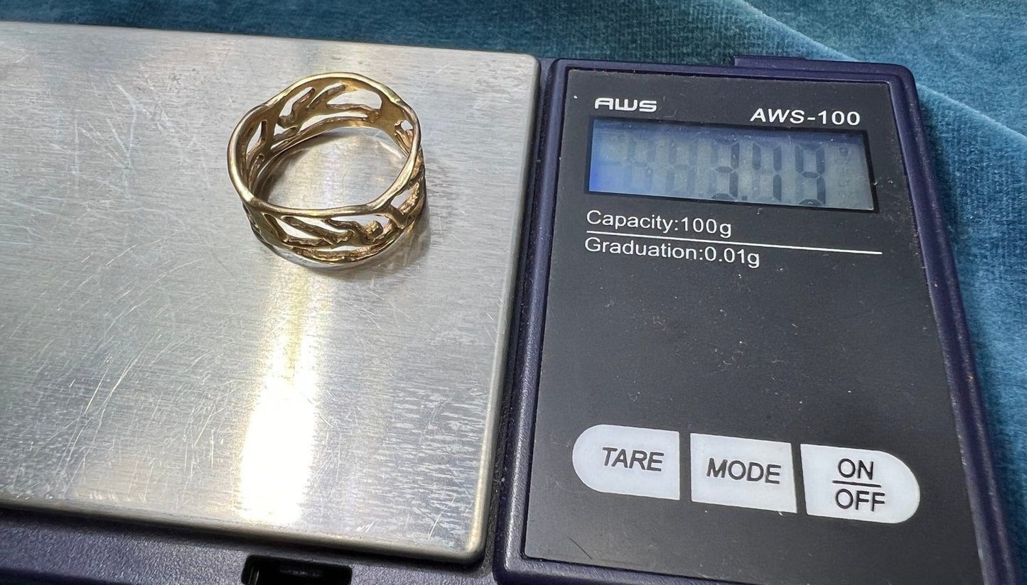 14k Yellow Gold Circle of Human Figures Bodies Ring. Wide Band