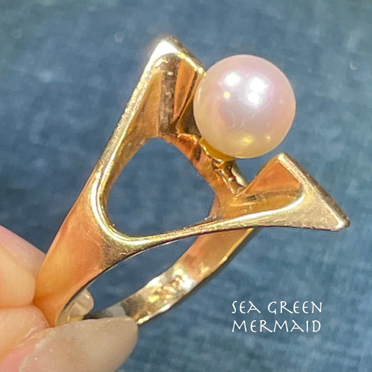 14k Yellow Gold Danish Modern Sculptural Pearl Ring. 3/4" Wide
