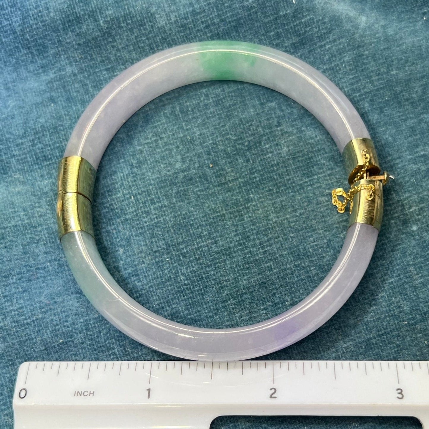 14k Yellow Gold Lavender Purple + Green Jade Carved Hinged Bangle. 39g