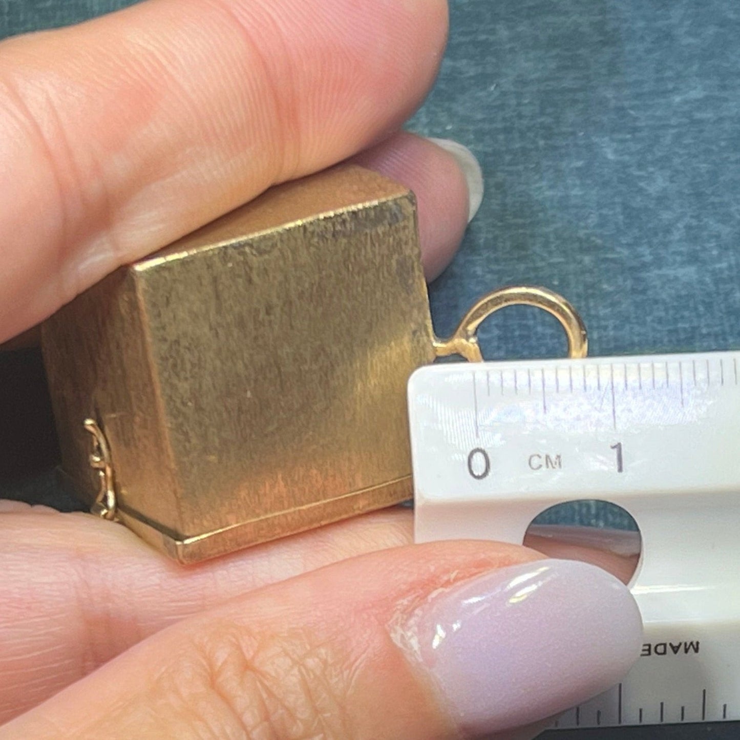 14k Yellow Gold Memento PILLBOX Pendant. 1" Cube. 8g **VIDEO**