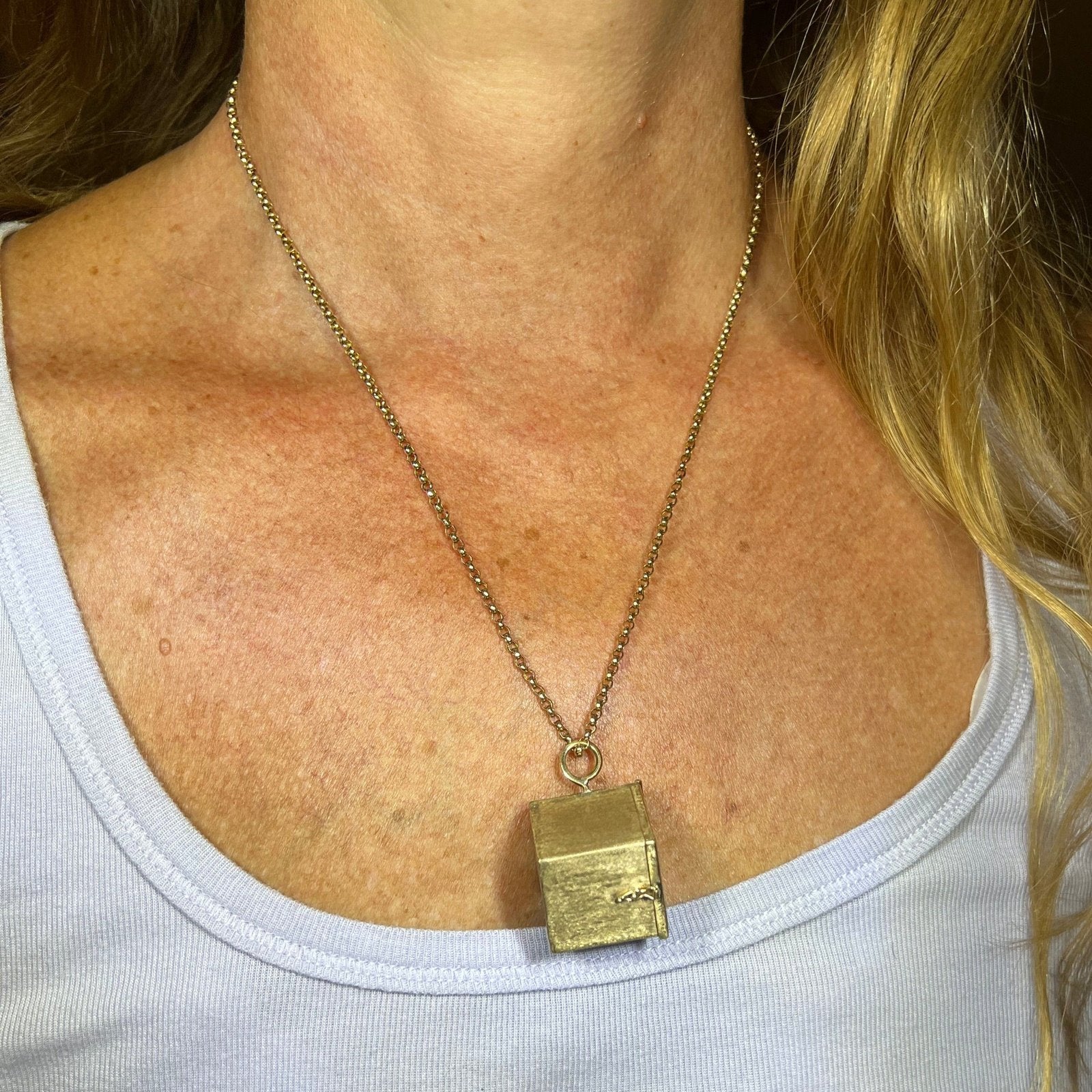 14k Yellow Gold Memento PILLBOX Pendant. 1" Cube. 8g **VIDEO**