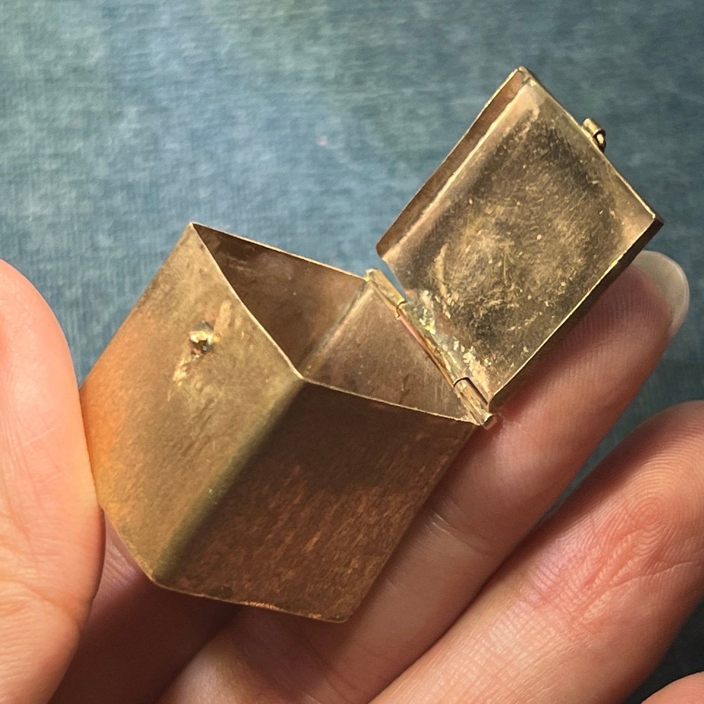 14k Yellow Gold Memento PILLBOX Pendant. 1" Cube. 8g **VIDEO**