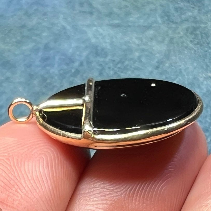 14k Yellow Gold Onyx Crescent Moon Circle Pendant. 1" R