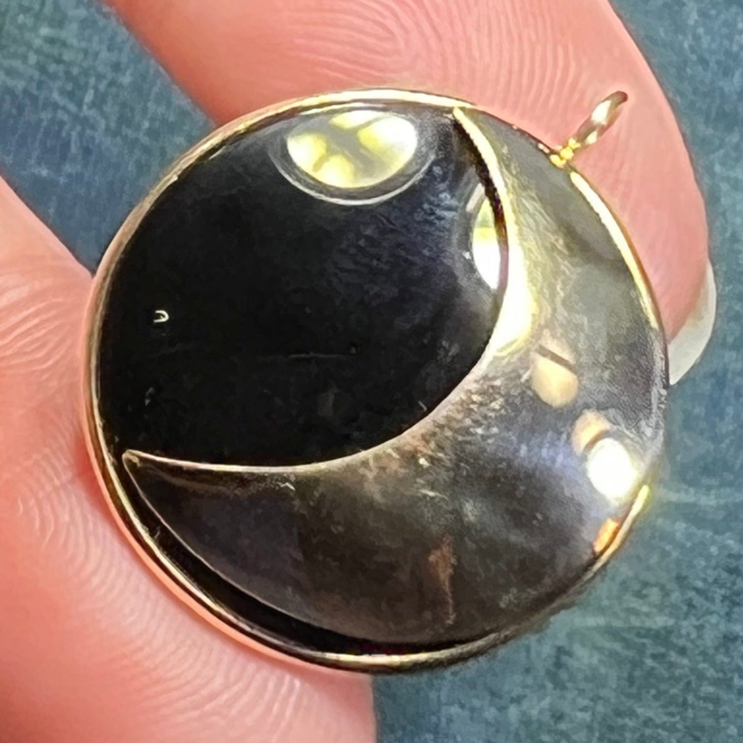 14k Yellow Gold Onyx Crescent Moon Circle Pendant. 1" R