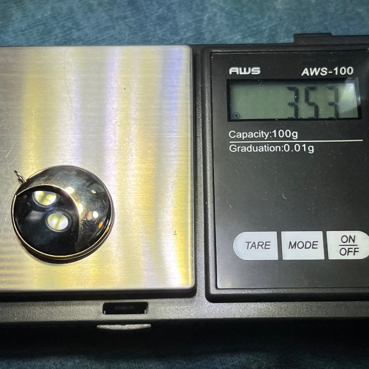 14k Yellow Gold Onyx Crescent Moon Circle Pendant. 1" R