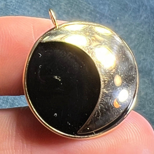 14k Yellow Gold Onyx Crescent Moon Circle Pendant. 1" R