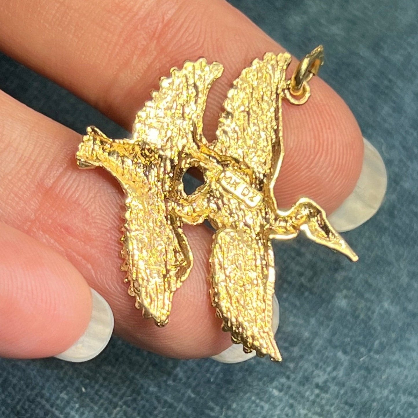 14k Yellow Gold Pair of Pelicans in Flight Pendant. Cooperation! 1.25"