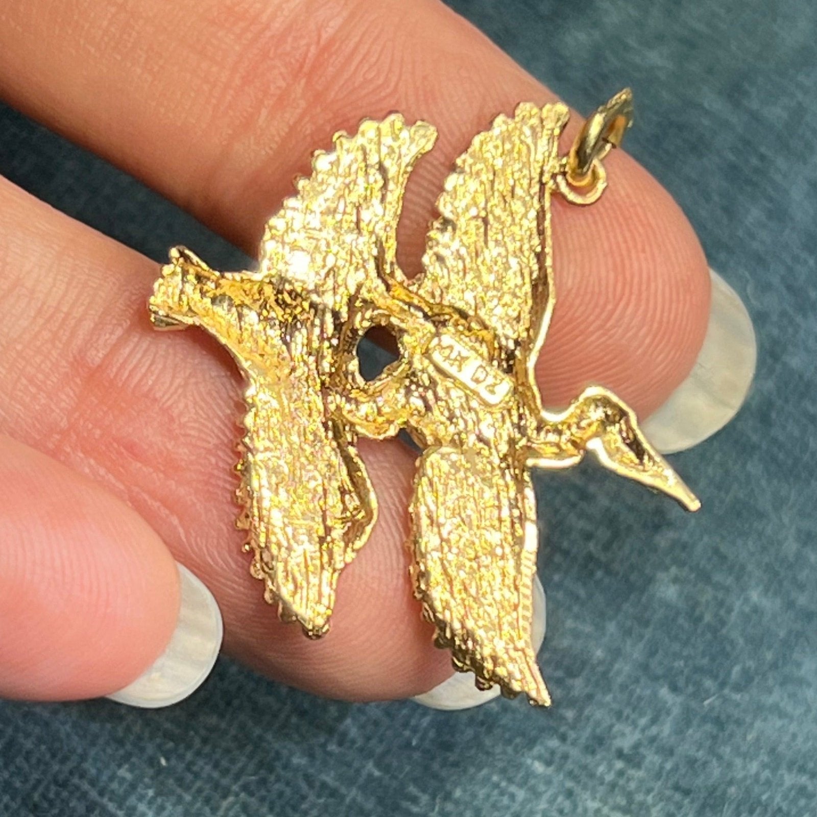 14k Yellow Gold Pair of Pelicans in Flight Pendant. Cooperation! 1.25"