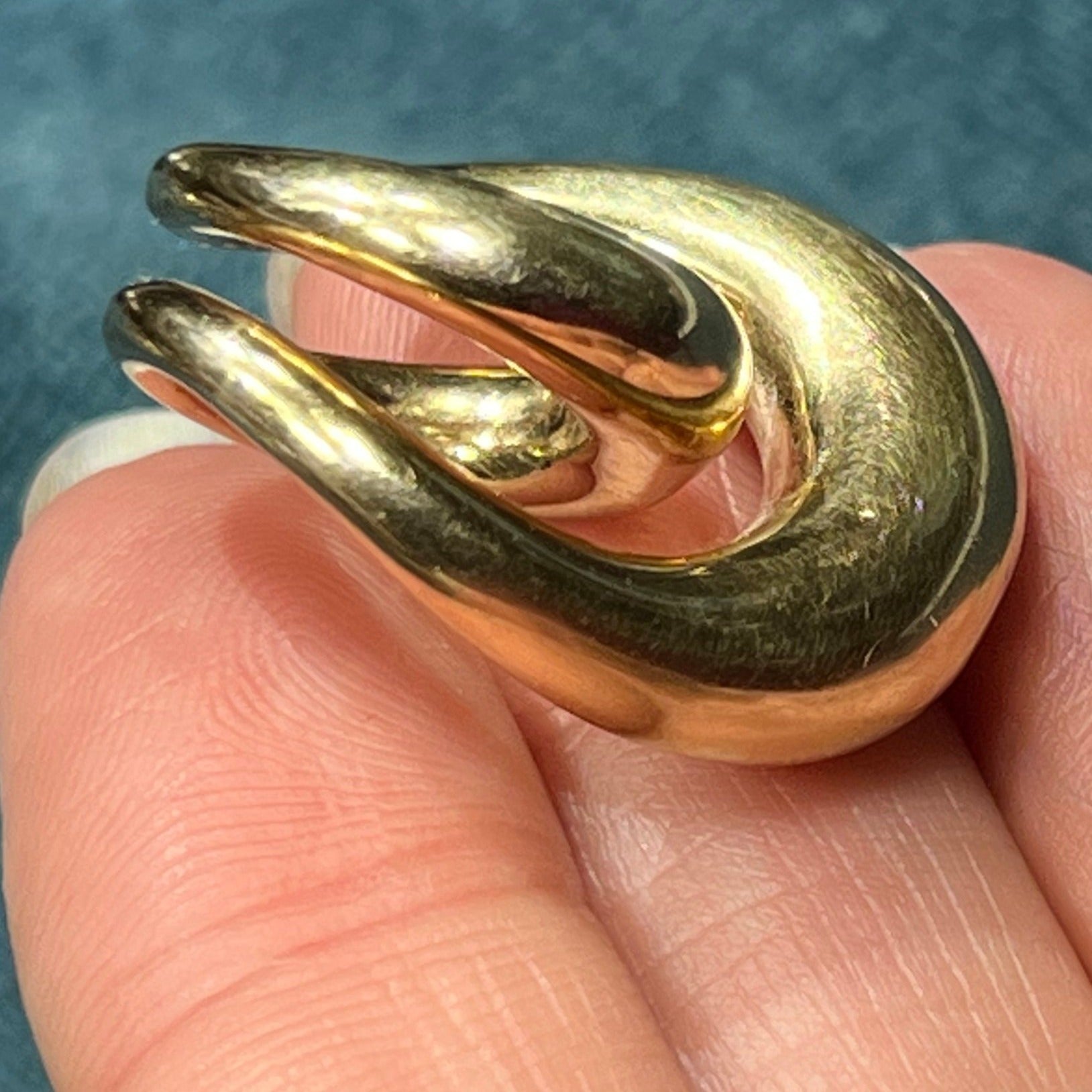 14k Yellow Gold Sculptural 3-D Circle Knot Pendant. 1.2"