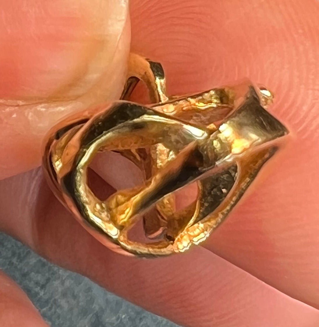 14k Yellow Gold Sculptural 3-D Knot Pendant. Designer **Video**
