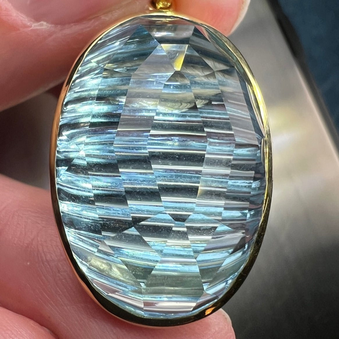 14k Yellow Gold 20 Ct Blue Topaz Fantasy Cut Pendant. 12g + 1.4"