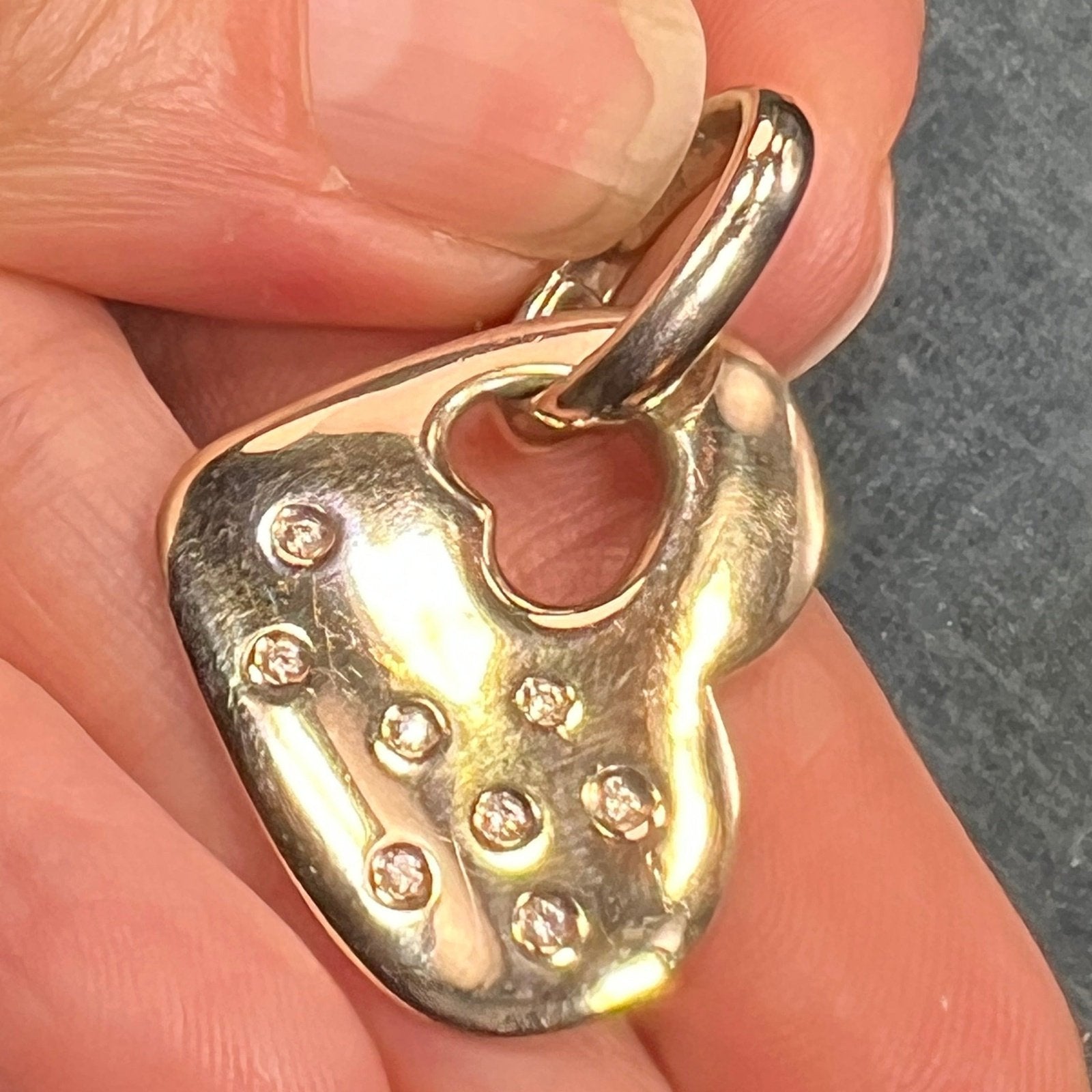 18k W Gold Designer Nicolis Cola Diamond Heart Pendant. 11g