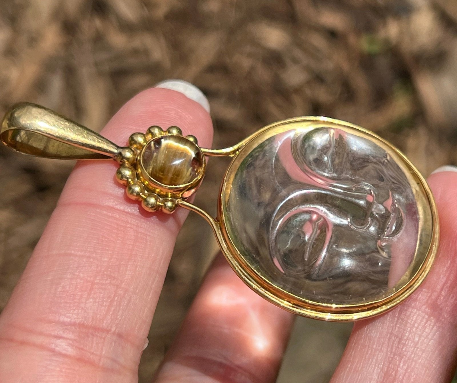 18k Gold Carved