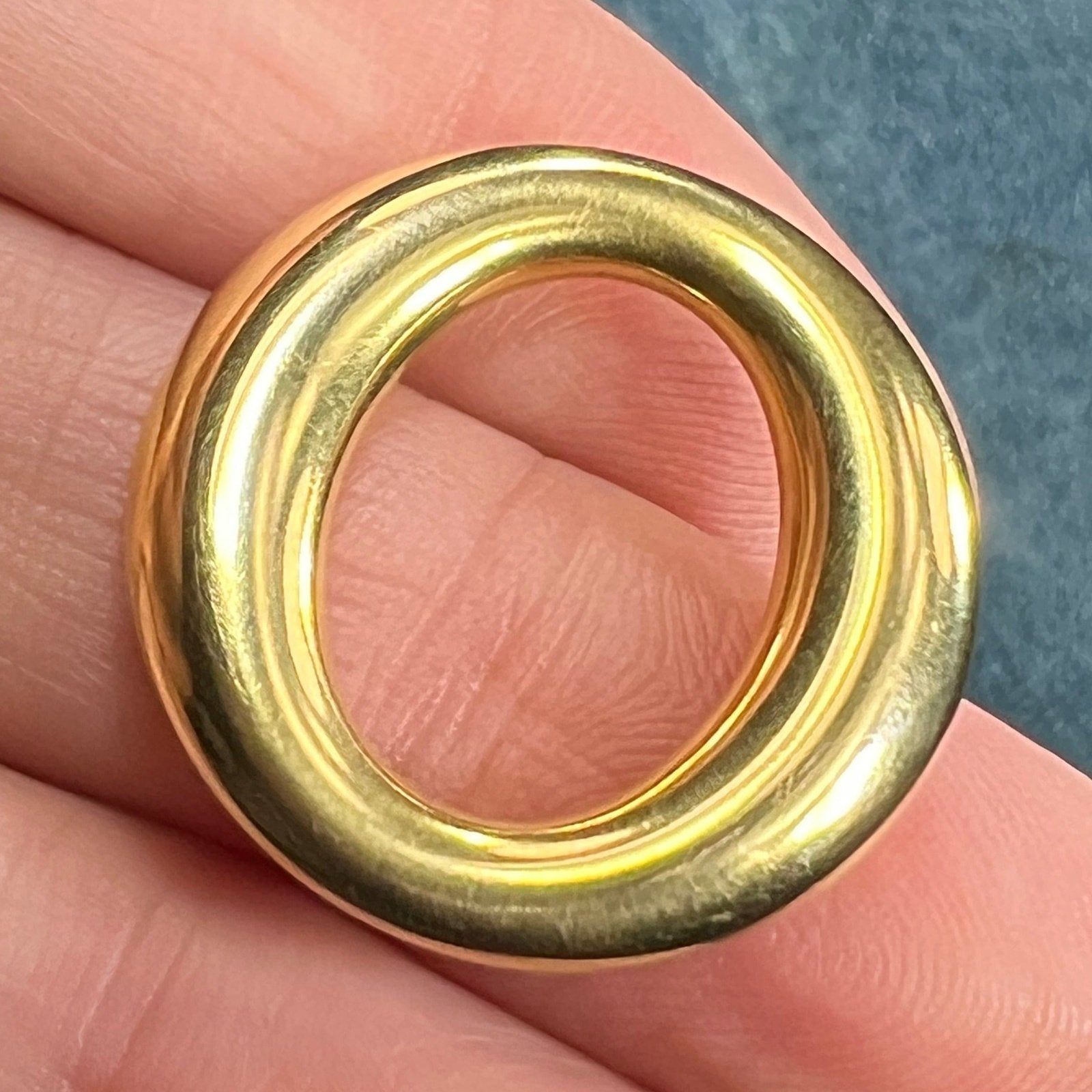 18k Gold *Famous Designer* Sevillana 1" Circle Pendant. *Signed*