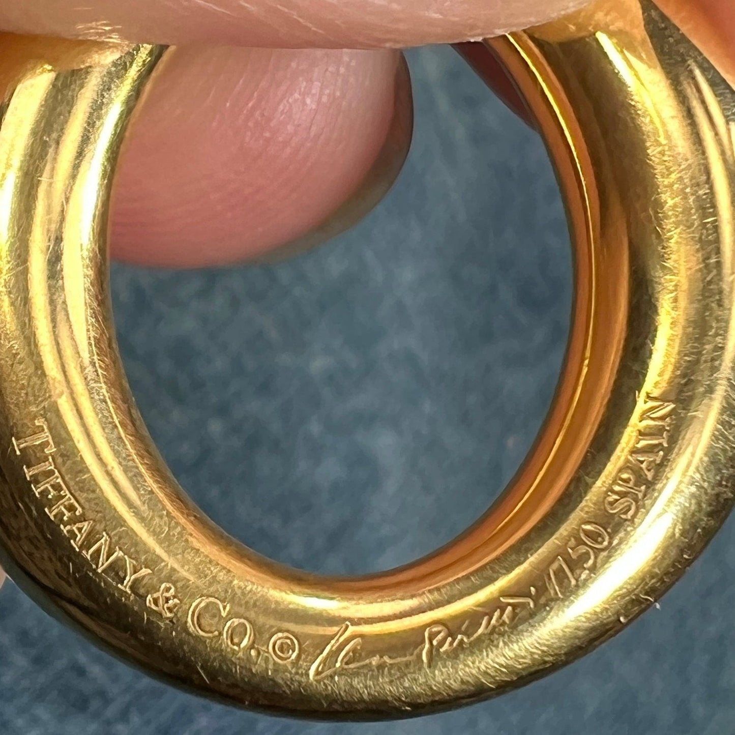 18k Gold *Famous Designer* Sevillana 1" Circle Pendant. *Signed*