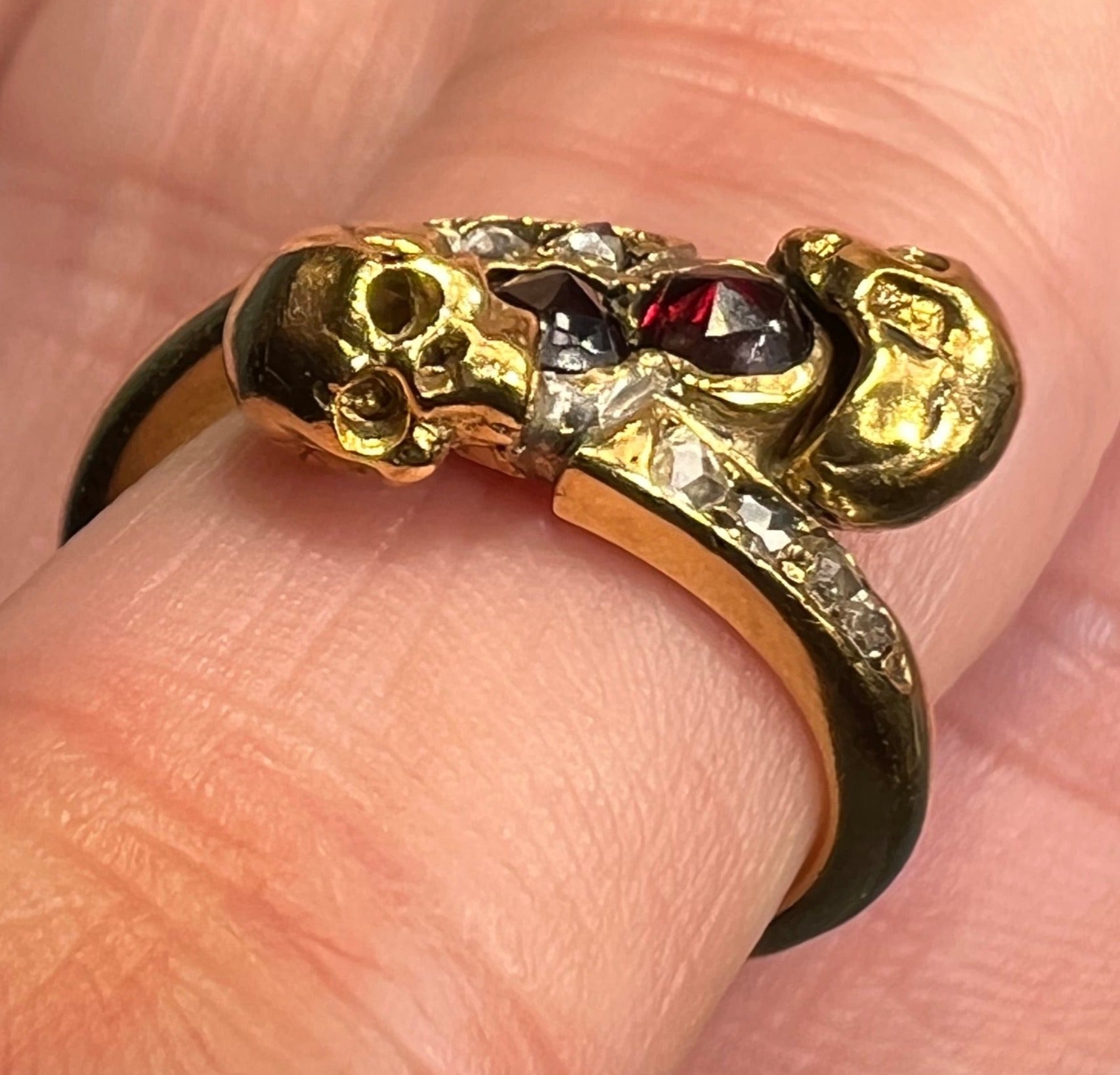 Gold skull ring discount with ruby eyes