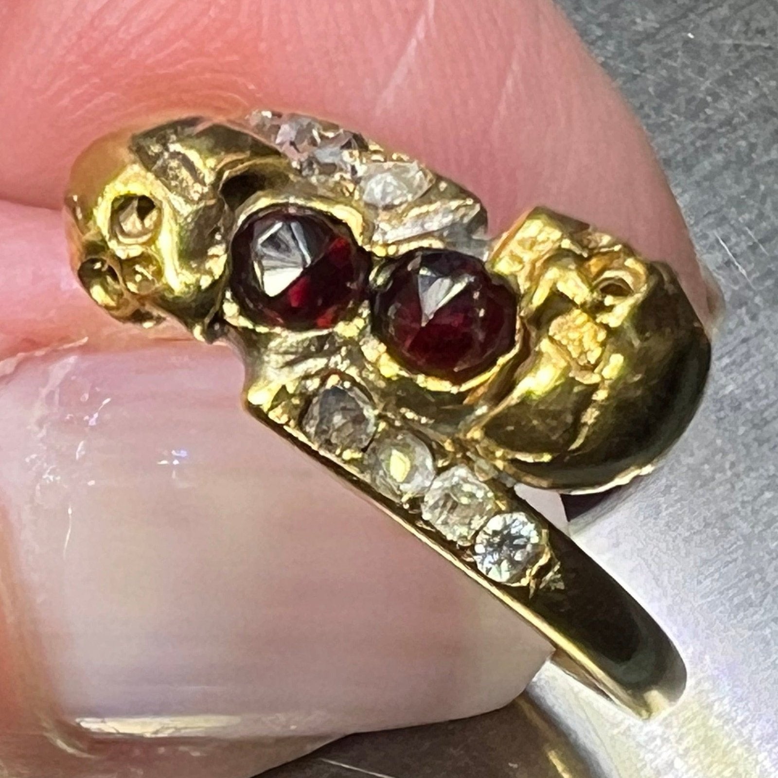 18k Gold Rose-Cut Diamond + Garnet Memento Mori Skulls Ring *Video*