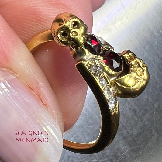 18k Gold Rose-Cut Diamond + Garnet Memento Mori Skulls Ring *Video*