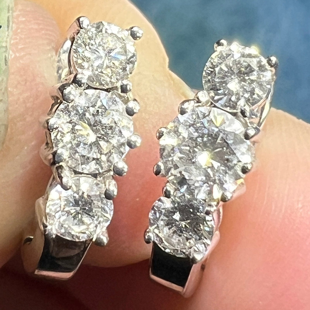 18k White Gold 1.0 TCW Diamond Huggies Hoop Earrings. Famous Designer