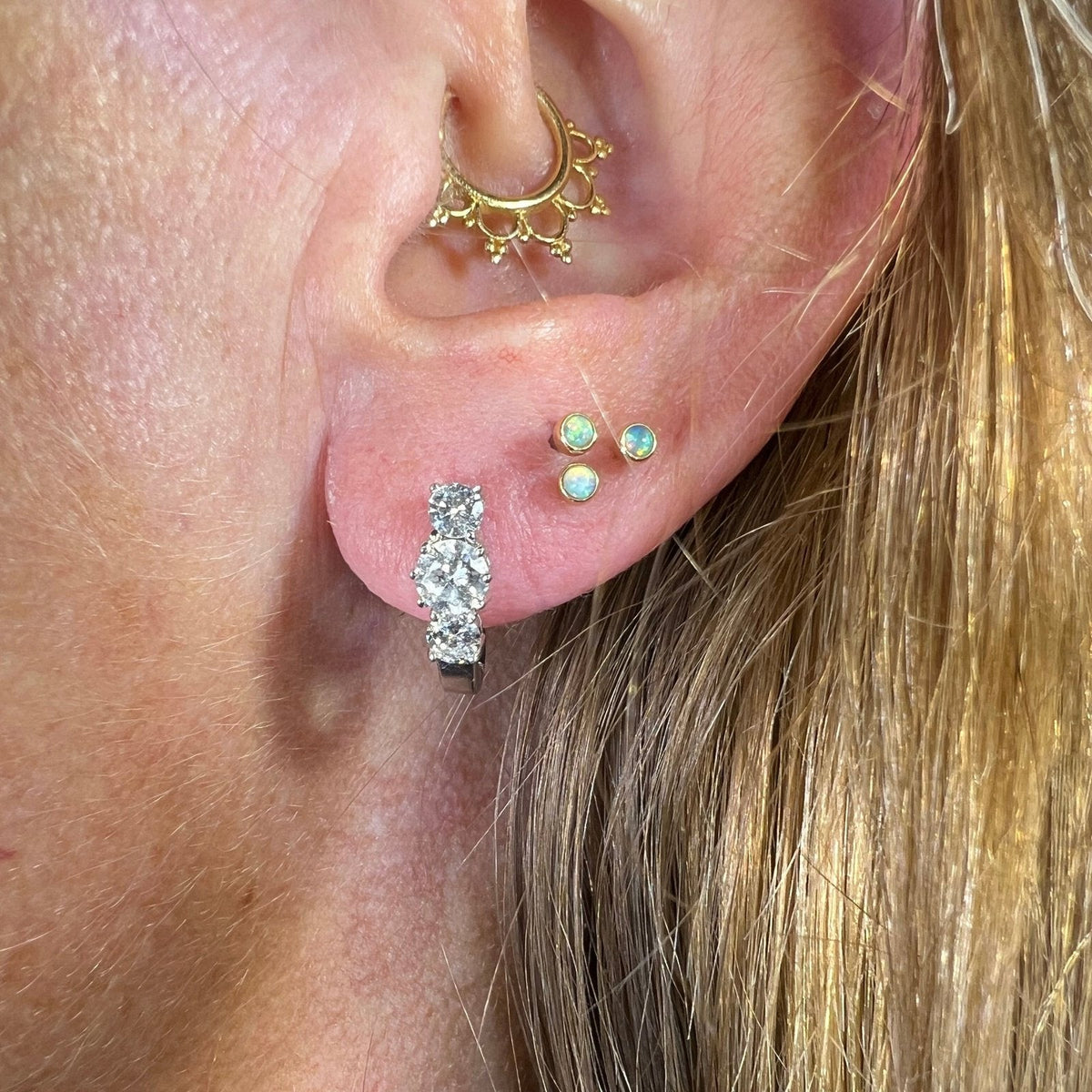 18k White Gold 1.0 TCW Diamond Huggies Hoop Earrings. Famous Designer