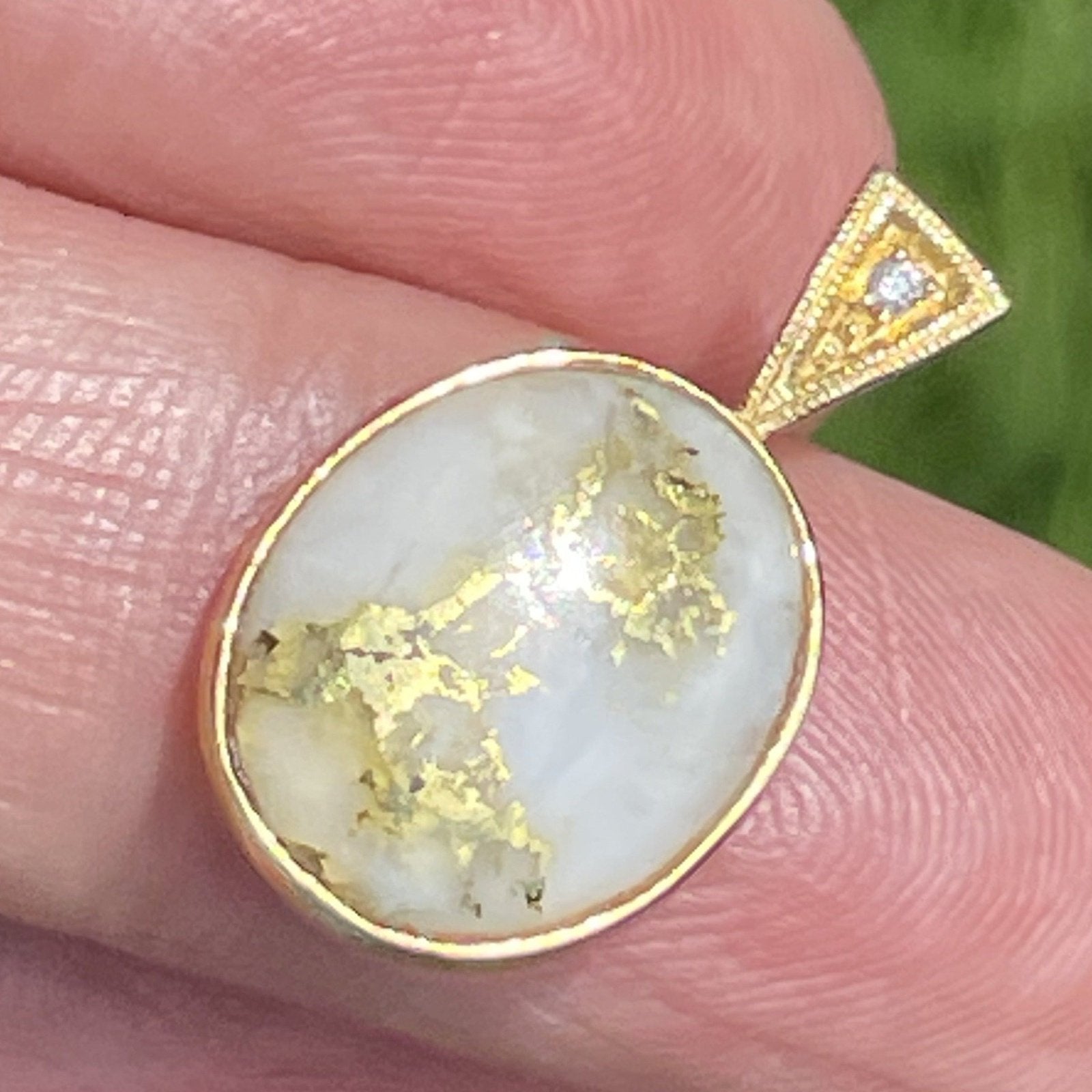 Gold bearing quartz jewelry store
