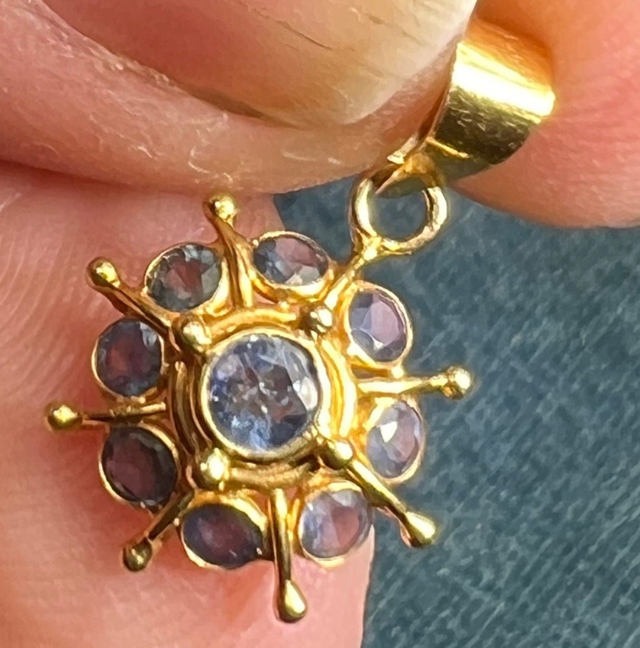 18k Yellow Gold Ceylon Blue Sapphire Sun-Burst Pendant. Tiny!